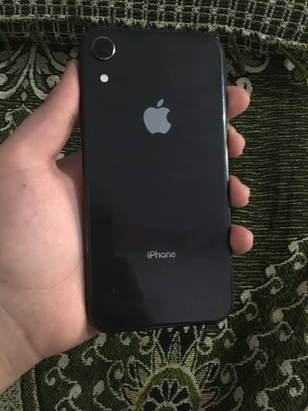 iphone xr 64gb jv black urgent sale 2