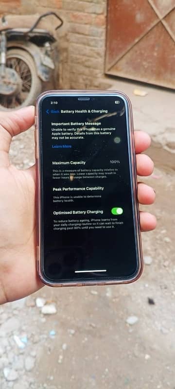 The iPhone XR converted into iPhone 16 pro 4