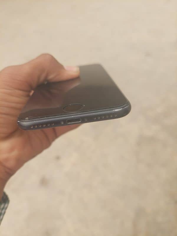 IPHONE 7 32GB PTA PROVED 8