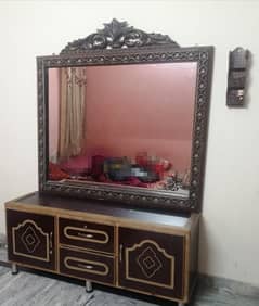 full size drawing room mirror and stronger table