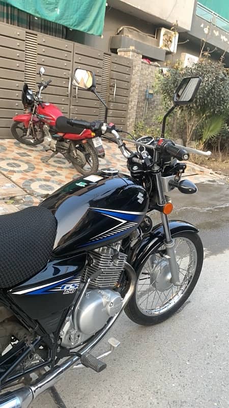 Suzuki GS 150 2