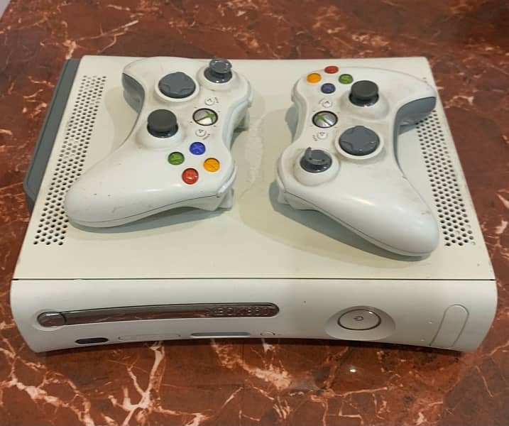 XBOX 360 with 2 controllers 1