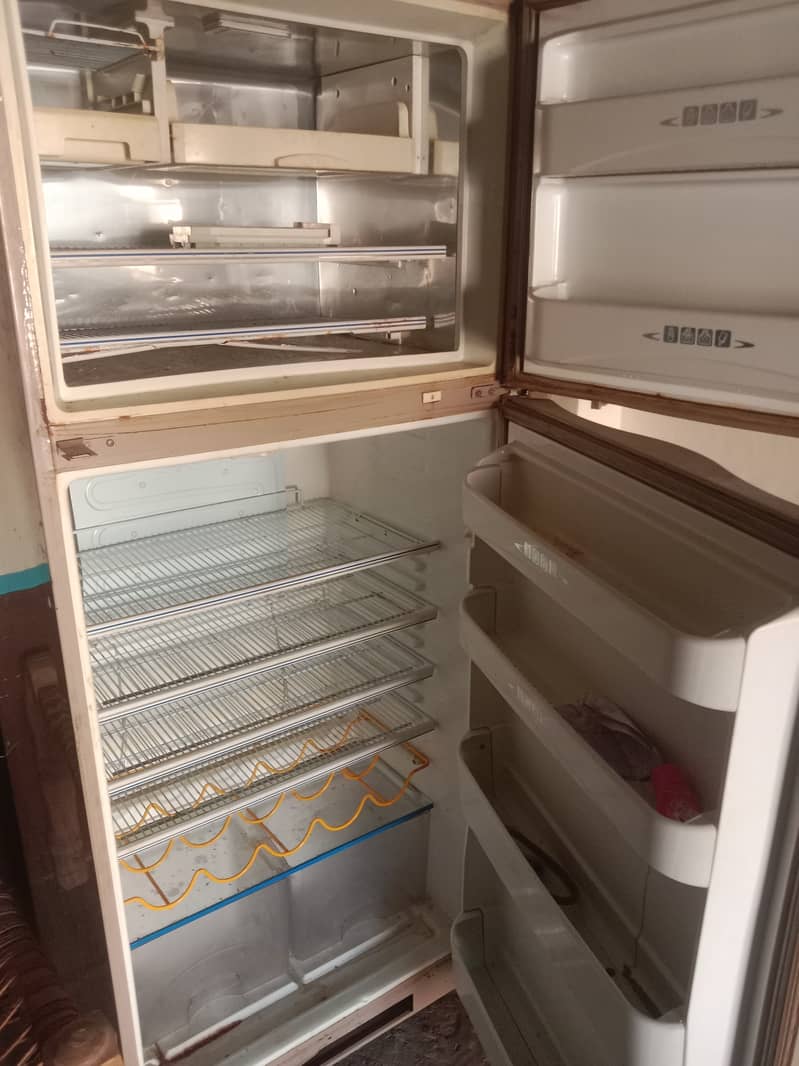 Refrigrator for sale good condition 2