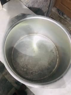 Cauldron / Pateela 5kg silver available in best condition