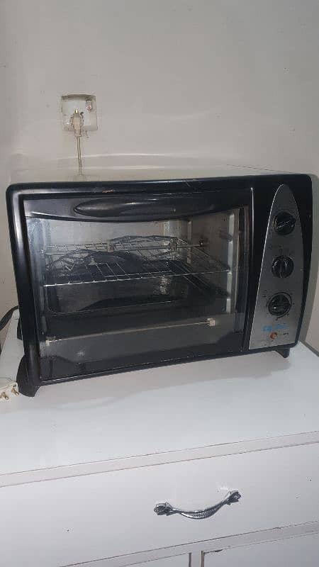 C4 Electric Oven in Perfect Condition 0