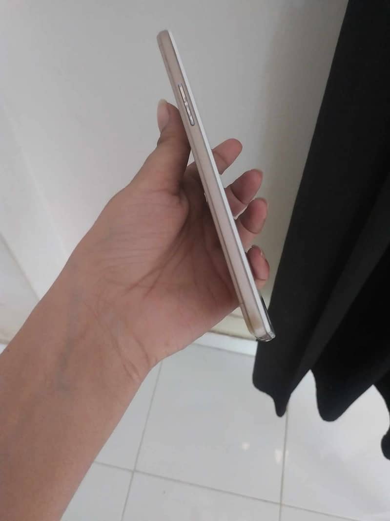 OPPO A57 4