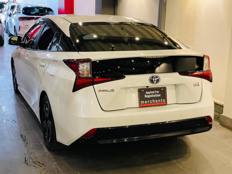 Toyota Prius 2021 S Touring Selection 12