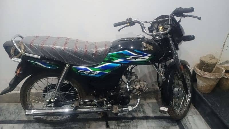 CD Dream New Bike Just 73 km Drive 3