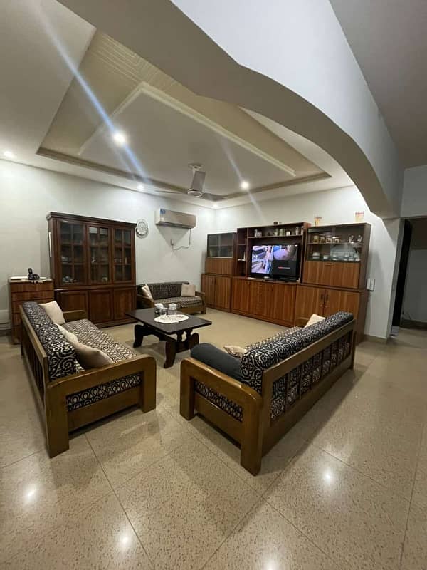 10marla full furnished house in safari villaza 3 phase2 for rent short and long period bahria town rwp 2