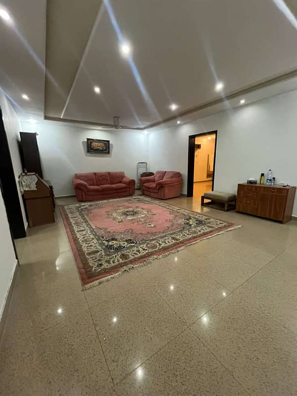 10marla full furnished house in safari villaza 3 phase2 for rent short and long period bahria town rwp 5