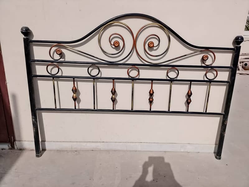 Iron Double Bed (Without Mattress) 1