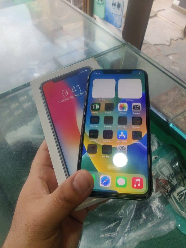 I phone x 64 GB non pta  with box 0