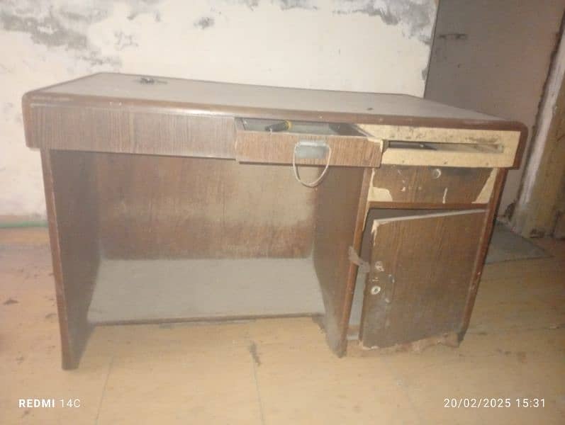 study table or computer table for sale 4