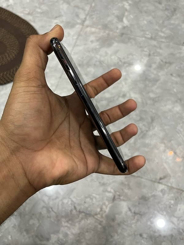 iphone 11 pro 512 gb FU non pta hk sim used 4