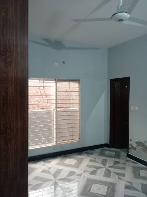 10 Marla second Floor porshan for Rent in Lahore press club canal road Lahore 13