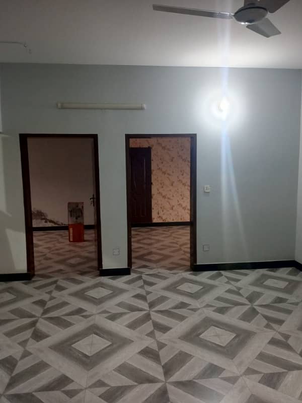 10 Marla second Floor porshan for Rent in Lahore press club canal road Lahore 3