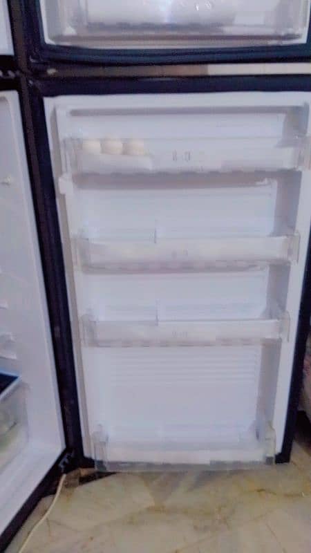 new condition fridge 5