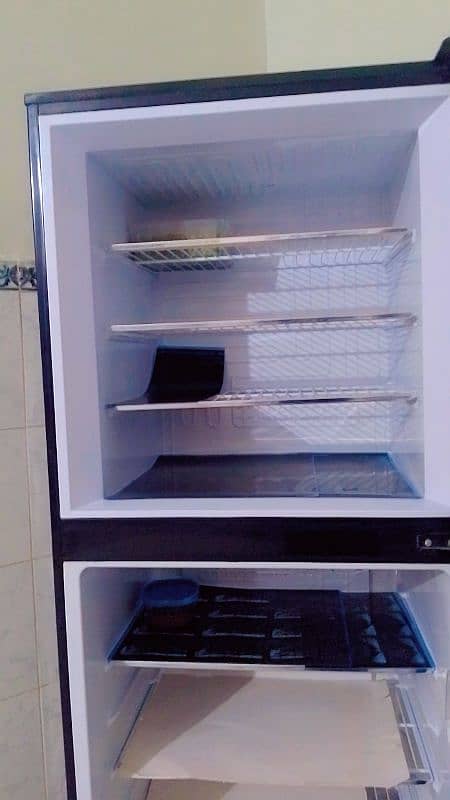 new condition fridge 6