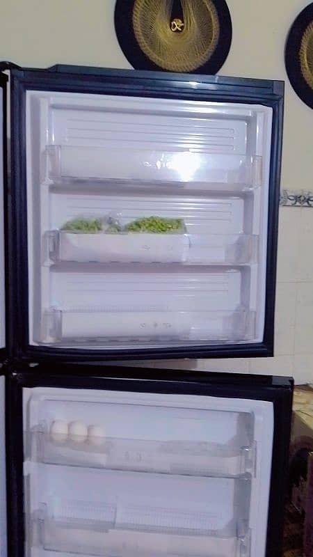 new condition fridge 8