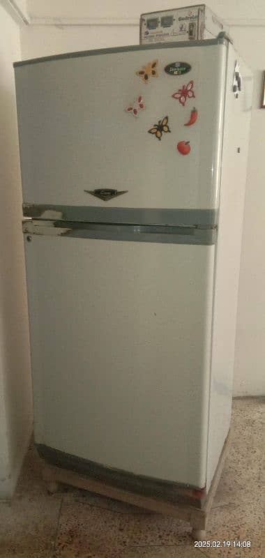 Dalwlance Fridge For sell 2