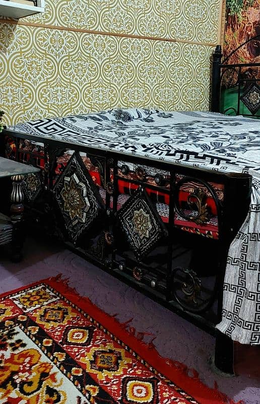 Double Iron King Saiz Bed Without Mattress 1