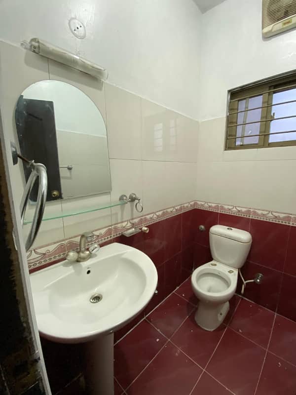 10 Marla Upper Portion For Rent In G 13 14