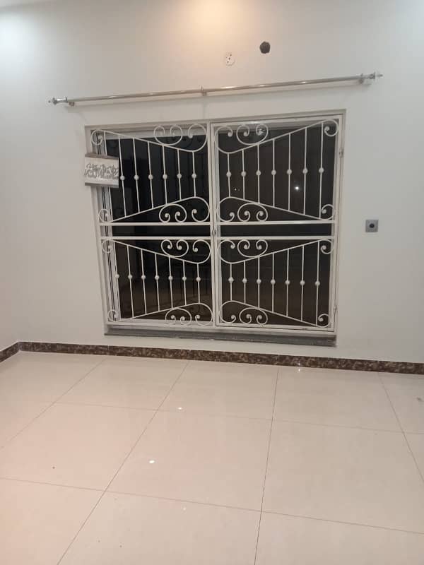 5marla upper portion brand new type in Eden residencia College road Lahore 0