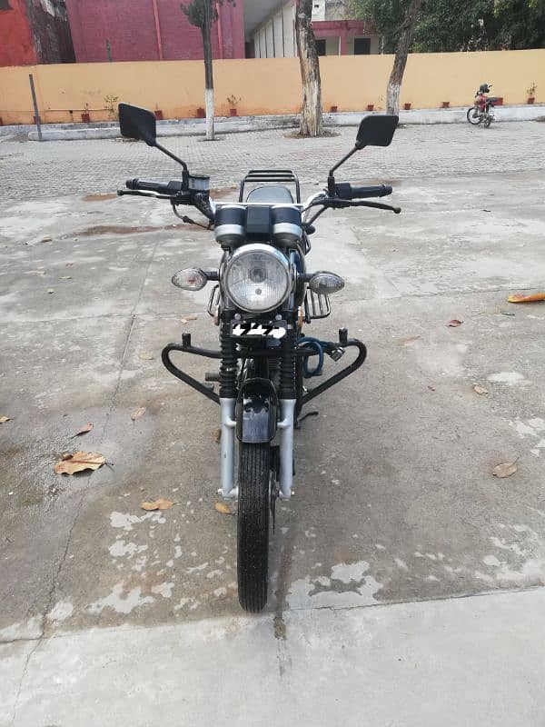 Suzuki 150 SE 2