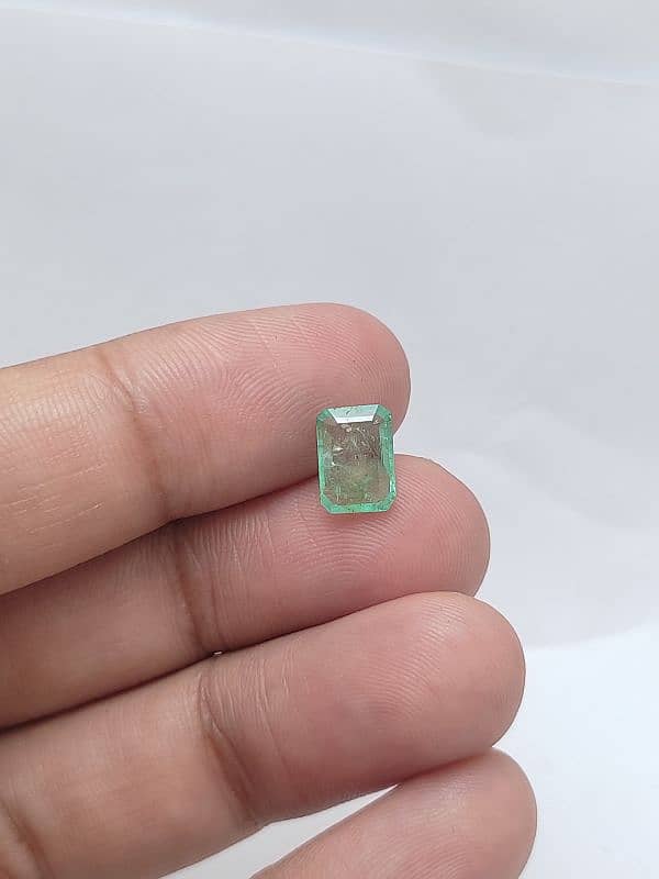 Natural Emerald Stone 0