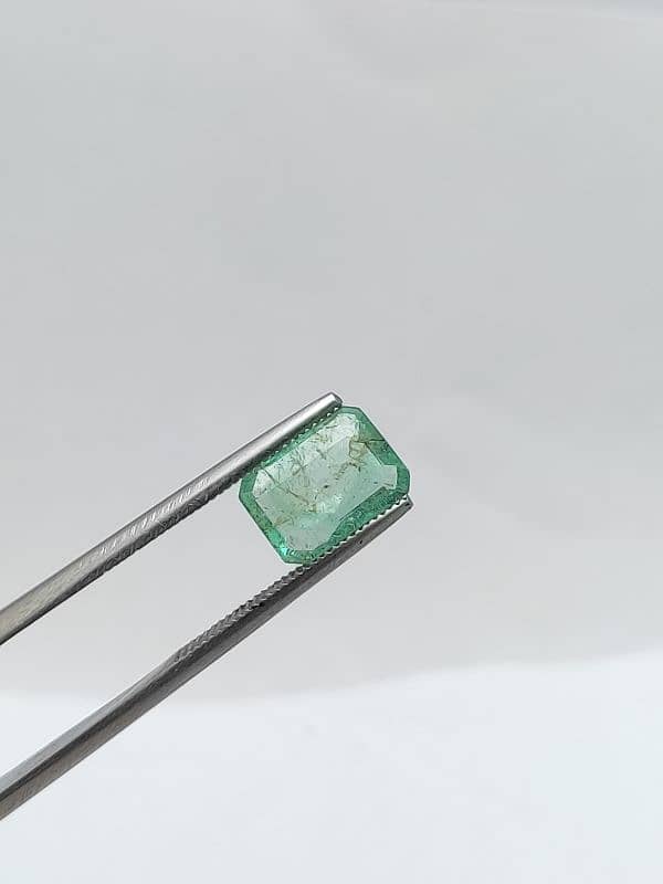 Natural Emerald Stone 1