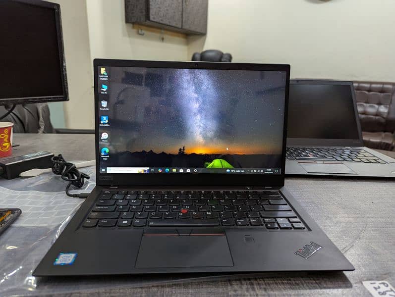 Lenovo x1 Carbon i5 8th generation 8gb ram 256gb m2 nvme lush 10by10 0