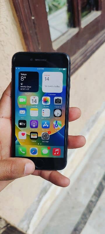 iphone 8 64 gb 88 helth non pta jv 10/10 sim time available 0