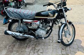 Honda 125 Self Start Black