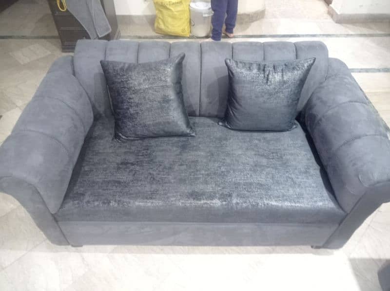 5 seater sofa set + one center table for sale 2