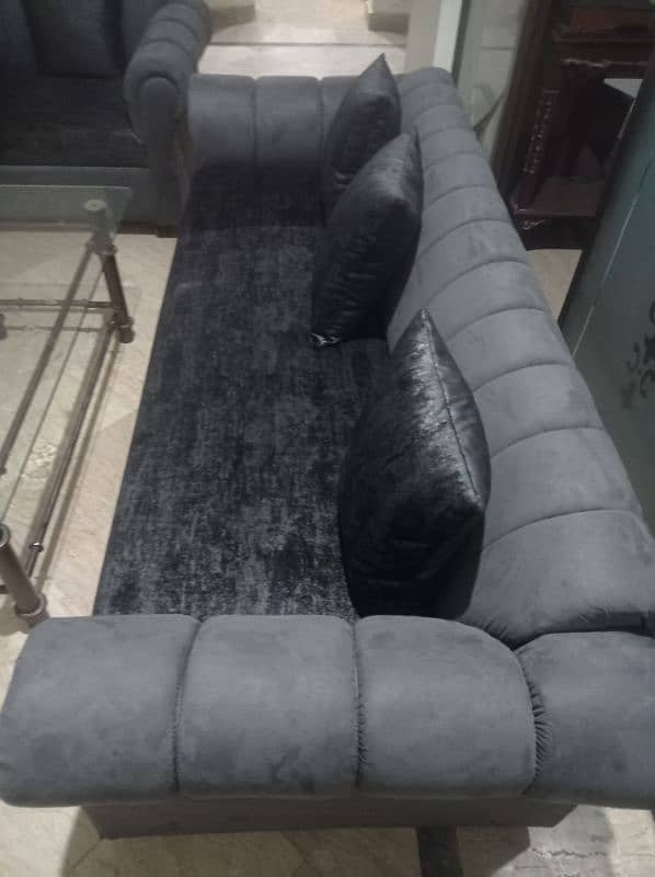 5 seater sofa set + one center table for sale 5