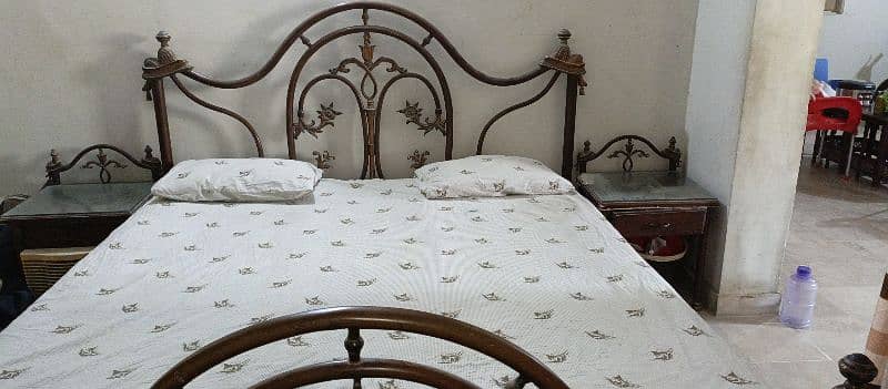 BED CUPBOARD AND SIDETABLES WITH MATTRESS AND PILLOW 5