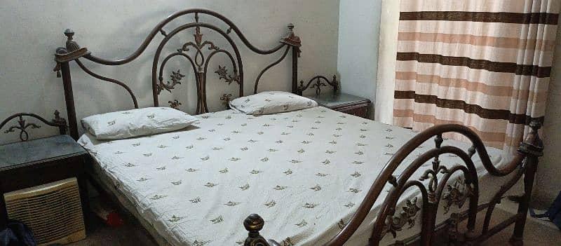 BED CUPBOARD AND SIDETABLES WITH MATTRESS AND PILLOW 9