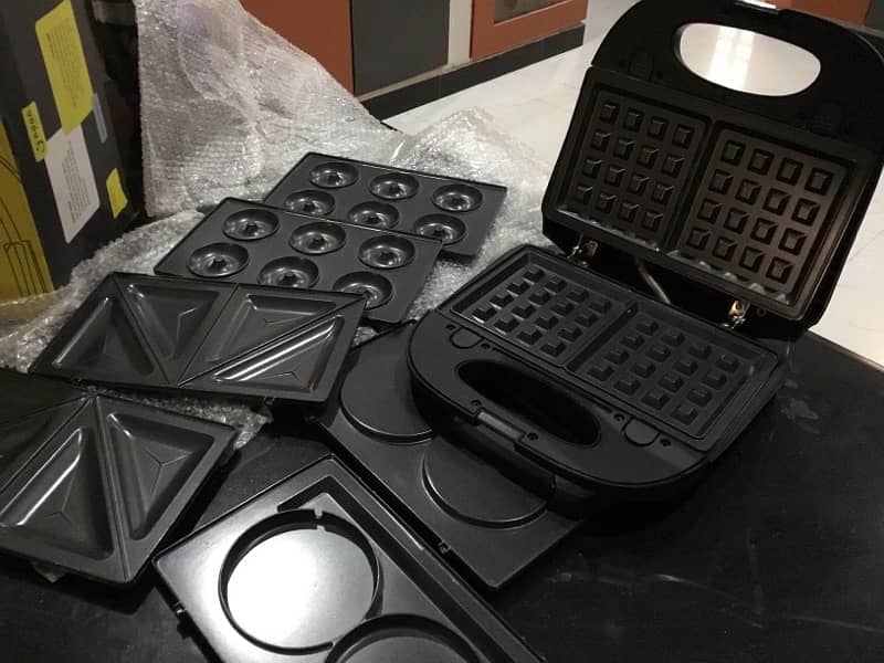 sandwich ,waffles and donut maker 4