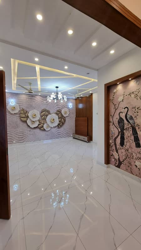 Exquisite 10 Marla Home in Bahria Town Lahore Sector D, Overseas B Block 1