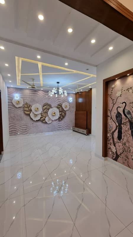 Exquisite 10 Marla Home in Bahria Town Lahore Sector D, Overseas B Block 2