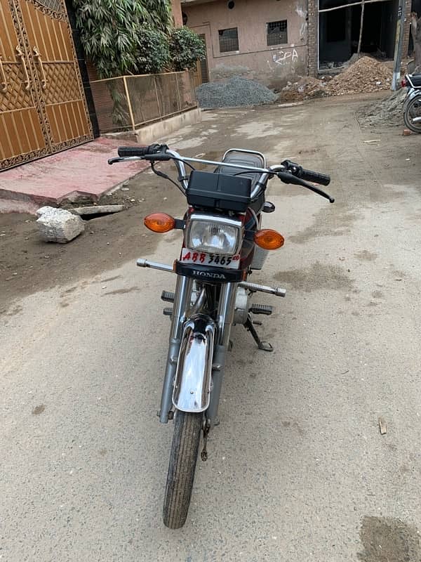 Honda 125 2018 model for sale good condition no barging final price ha 2