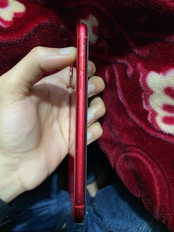 iPhone 11 factory unlock 128GB Red edition 3