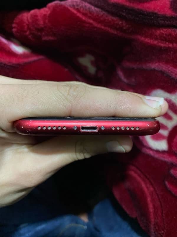 iPhone 11 factory unlock 128GB Red edition 4