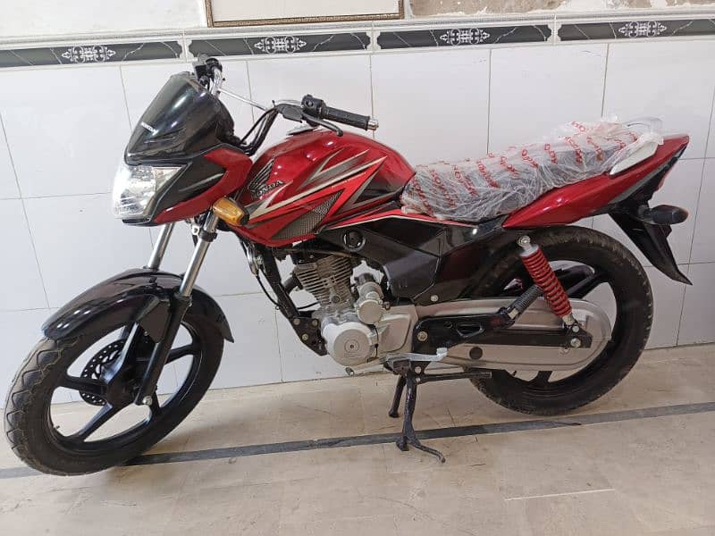 Honda CB125f (2019) 1