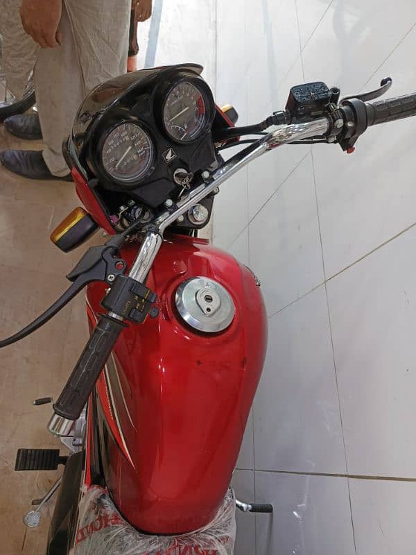 Honda CB125f (2019) 7