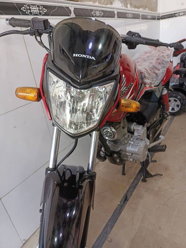 Honda CB125f (2019) 8