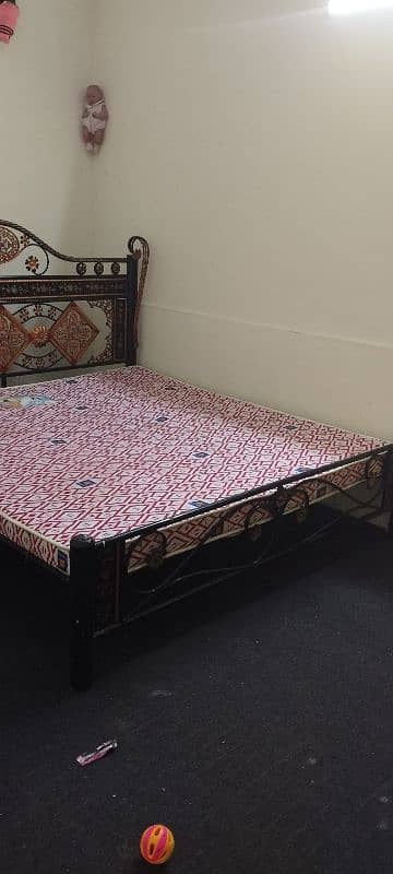 full size iron bed 2