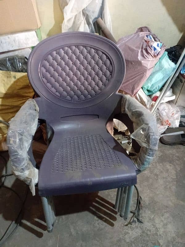 Boss Chairs 0