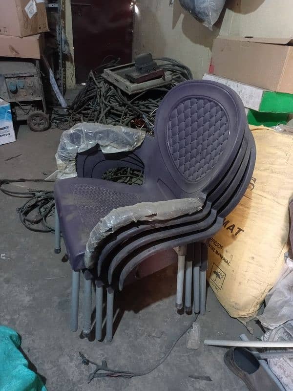 Boss Chairs 1