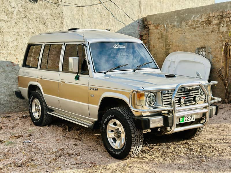 Mitsubishi Pajero Exceed 2.5D 1986 1